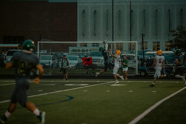 What are the best techniques for making a creamy cauliflower cheese?
